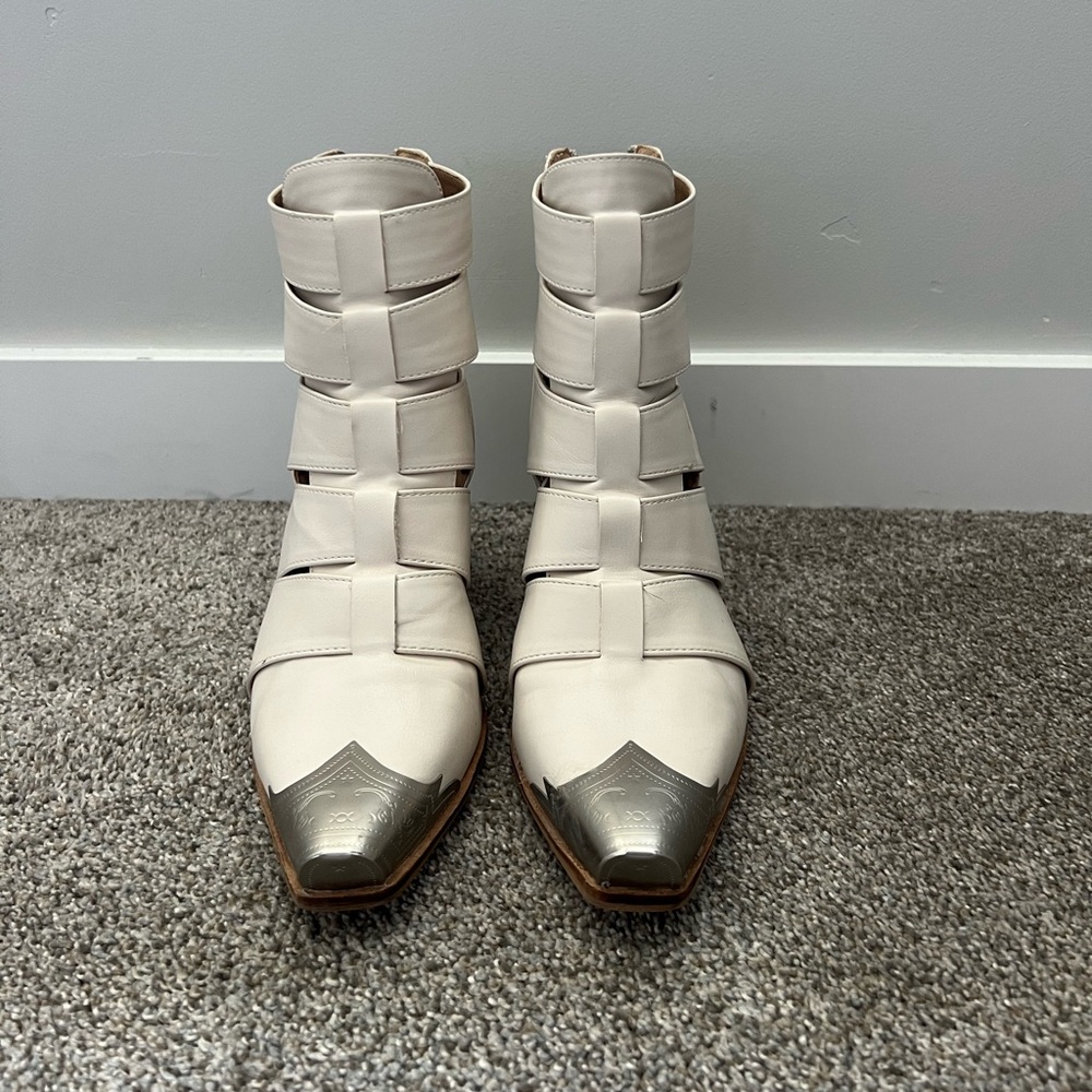 BEAST FASHION White and Silver Ankle Boots